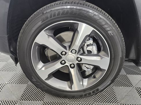 Used 2023 Jeep Grand Cherokee 4WD 4xe image 9