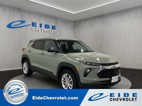 New 2026 Chevrolet TrailBlazer LS w/ LS Convenience Package AWD/4WD image 1