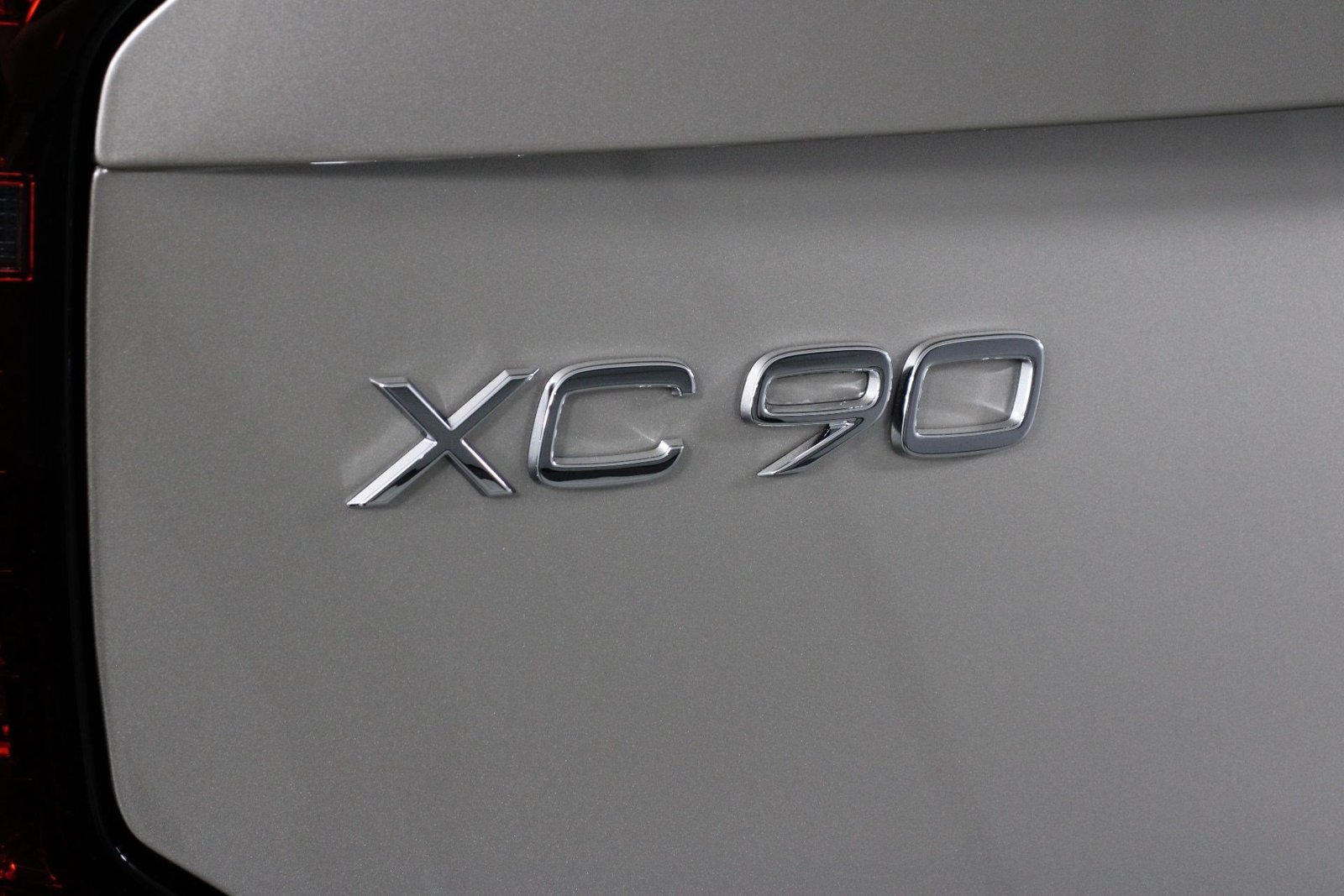 New 2026 Volvo XC90 T8 Plus w/ Protection Package Premier AWD/4WD image 16