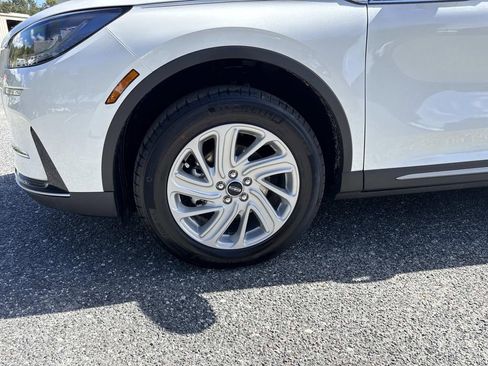 New 2026 Lincoln Corsair Premiere image 10