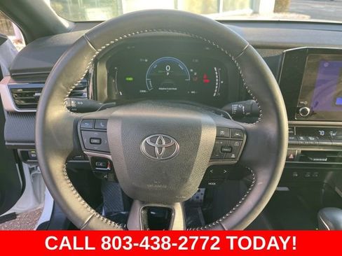 Used 2025 Toyota Camry SE w/ Convenience Package image 17