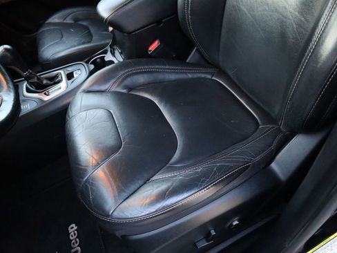 Used 2018 Jeep Cherokee Limited image 22