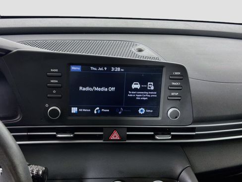 Used 2021 Hyundai Elantra SE FWD image 19