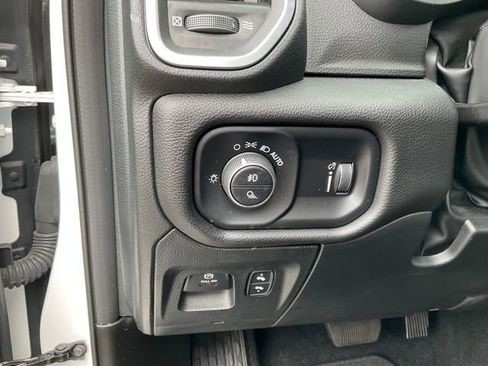 Used 2025 RAM 1500 Big Horn RWD image 9