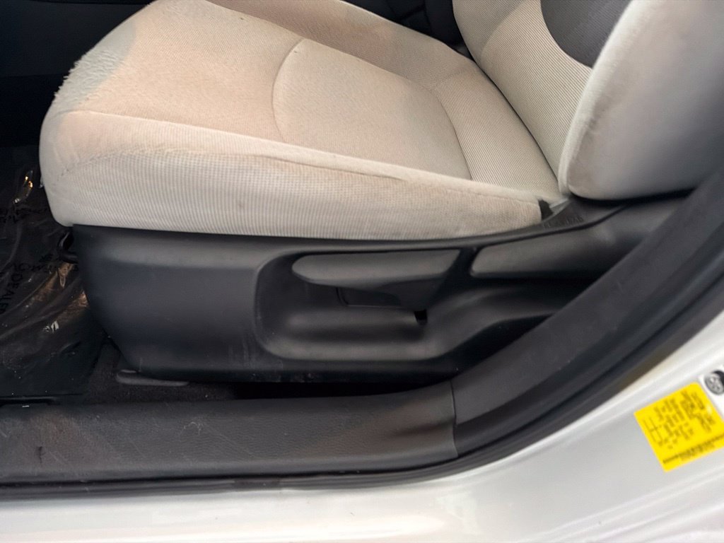 Used 2021 Toyota Corolla LE w/ Carpet Mat Package (TMS) FWD image 34