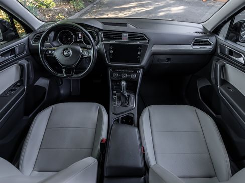 Used 2018 Volkswagen Tiguan SE FWD image 5