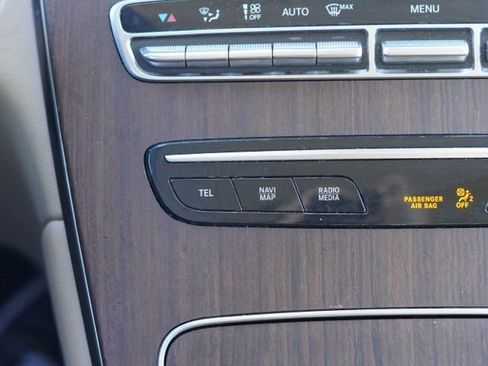 Used 2022 Mercedes-Benz GLC 300 4MATIC w/ Premium Package Lite image 30