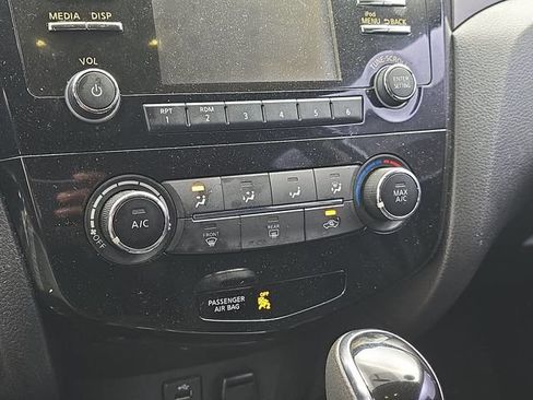 Used 2017 Nissan Rogue Sport S FWD image 24