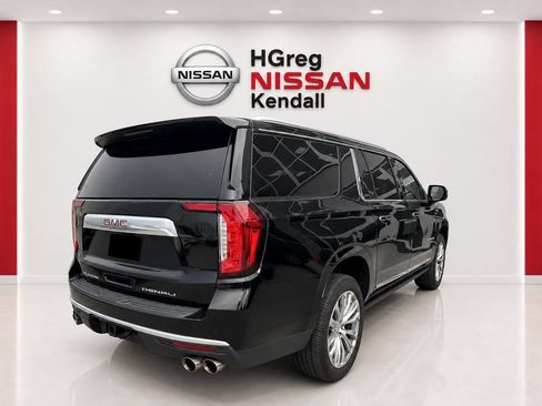 Used 2023 GMC Yukon XL Denali RWD image 4