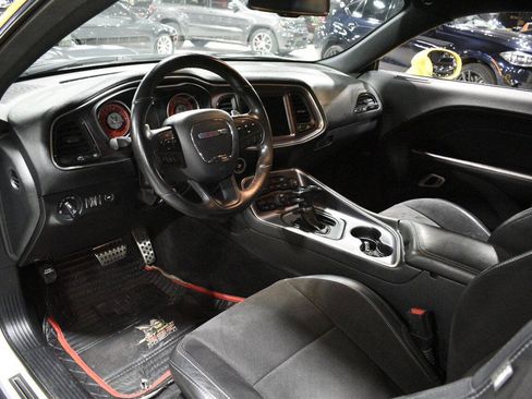 Used 2018 Dodge Challenger R/T Scat Pack image 27