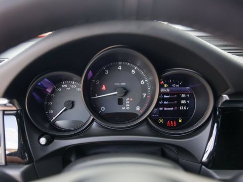 Certified 2026 Porsche Macan AWD/4WD image 15