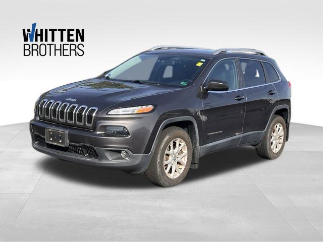 Used 2016 Jeep Cherokee Latitude w/ Cold Weather Group AWD/4WD image 1