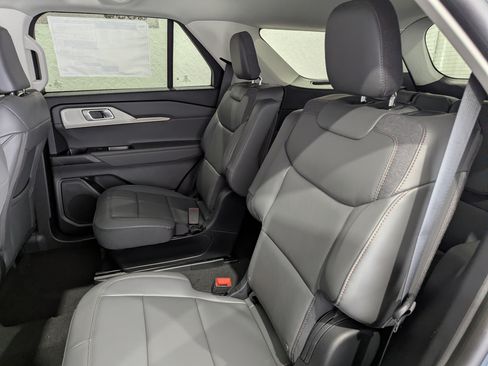 New 2026 Ford Explorer Active w/ Active Comfort Package AWD/4WD image 12