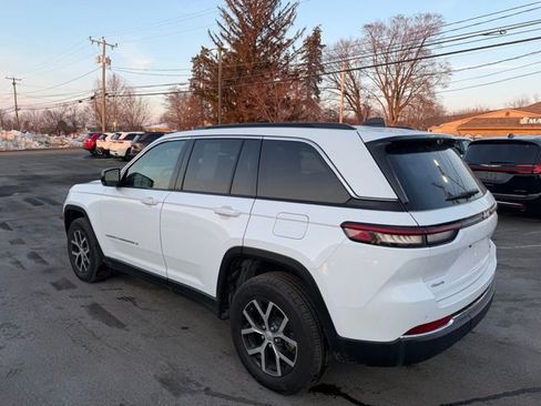 Certified 2025 Jeep Grand Cherokee Limited w/ Luxury Tech Group II image 7