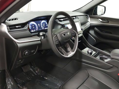New 2026 Jeep Grand Cherokee Limited w/ Limited Altitude Package AWD/4WD image 17