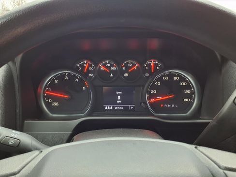 Used 2024 Chevrolet Silverado 2500 Custom w/ Custom Value Package image 9