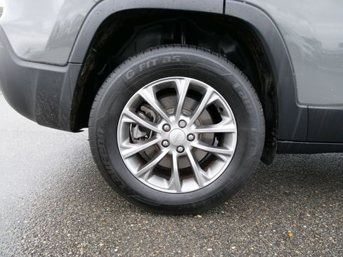 Used 2021 Jeep Cherokee Latitude Lux w/ Comfort/Convenience Group image 11