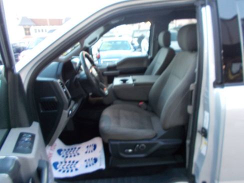 Used 2018 Ford F150 XLT w/ Equipment Group 302A Luxury image 10