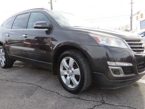 Used 2016 Chevrolet Traverse LT w/ Style and Technology Package image 1