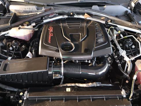 Used 2017 Alfa Romeo Giulia image 48