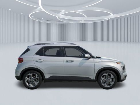 New 2026 Hyundai Venue SEL FWD image 7