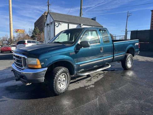 Used 1999 Ford F250 XLT image 2