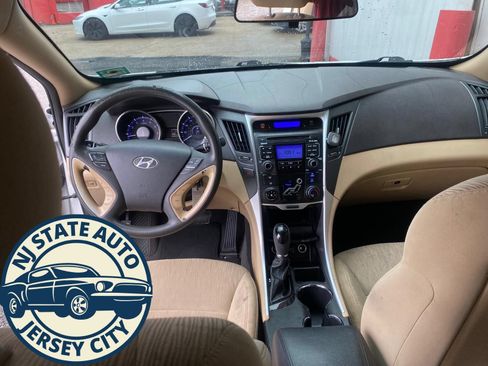 Used 2011 Hyundai Sonata GLS FWD image 3