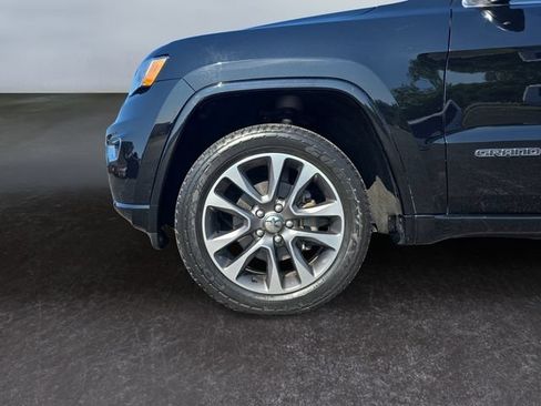 Used 2017 Jeep Grand Cherokee Overland AWD/4WD image 14