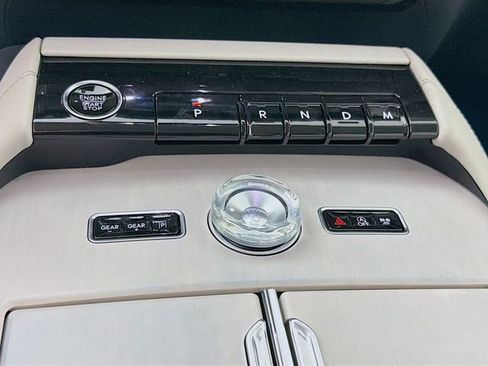 New 2026 Lincoln Navigator Premiere AWD/4WD image 18