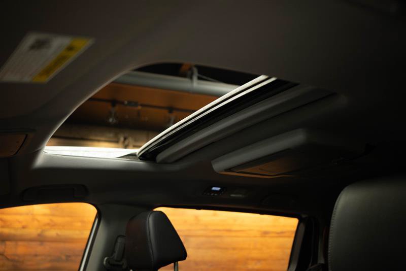 Used 2024 Honda Odyssey Touring image 32