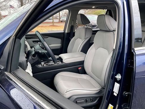 Used 2024 Honda Pilot Elite image 25