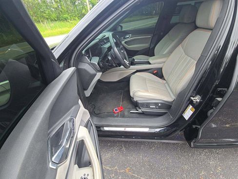 Used 2024 Audi Q8 e-tron Prestige AWD/4WD image 6