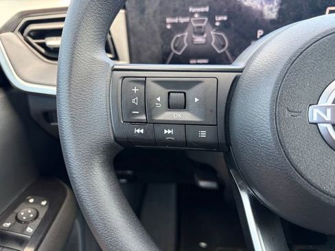 Used 2025 Nissan Kicks S FWD image 9