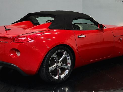 Used 2008 Pontiac Solstice GXP w/ Premium Package RWD image 21