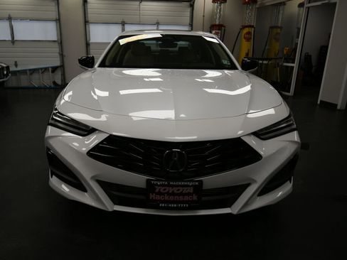 Used 2024 Acura TLX w/ Technology Package image 2