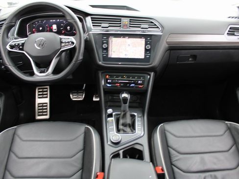 Certified 2023 Volkswagen Tiguan SEL R-Line image 22