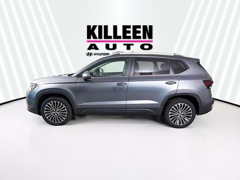 New 2026 Volkswagen Taos SE image 4