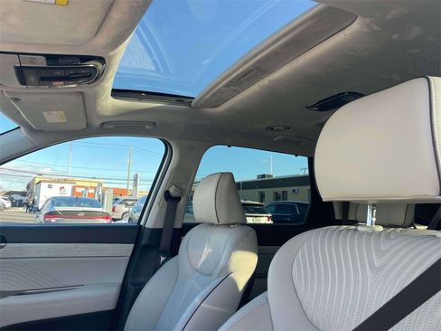 Used 2024 Hyundai Palisade Calligraphy image 21