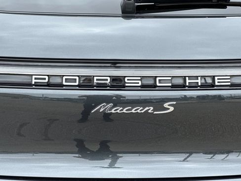 Certified 2023 Porsche Macan S AWD/4WD image 38
