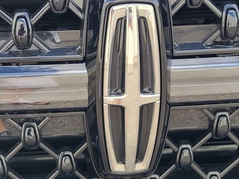 New 2026 Lincoln Navigator Reserve w/ Jet Appearance Package AWD/4WD image 16