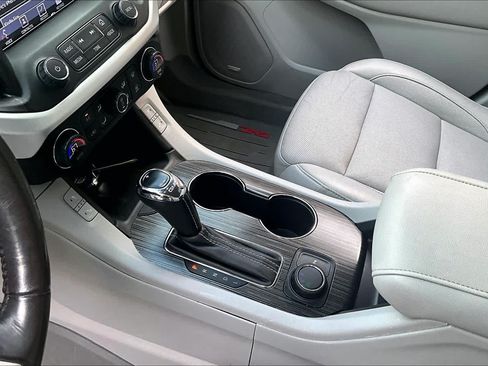 Used 2019 GMC Acadia SLT FWD image 16