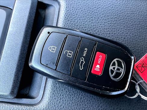 Used 2024 Toyota Grand Highlander FWD image 15
