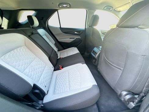 Used 2020 Chevrolet Equinox LS image 26