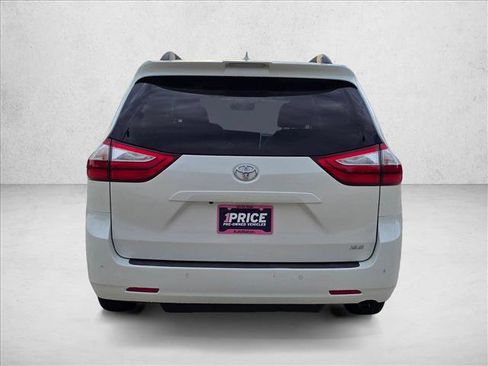 Used 2019 Toyota Sienna XLE w/ XLE Navigation Package FWD image 6