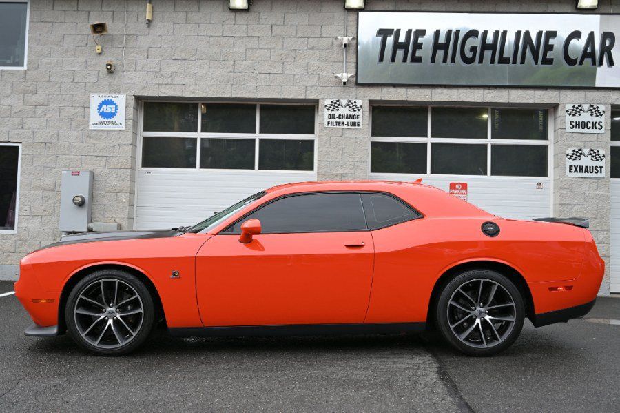 Used 2017 Dodge Challenger R/T Scat Pack RWD image 6