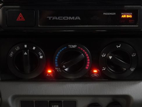 Used 2015 Toyota Tacoma 4x4 Double Cab w/ SR5 Package image 20