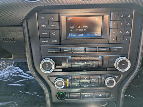Used 2018 Ford Mustang Coupe RWD image 17