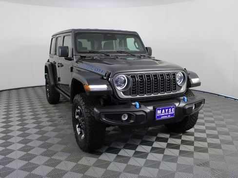 Used 2025 Jeep Wrangler Unlimited Rubicon 4xe w/ Convenience Group AWD/4WD image 24