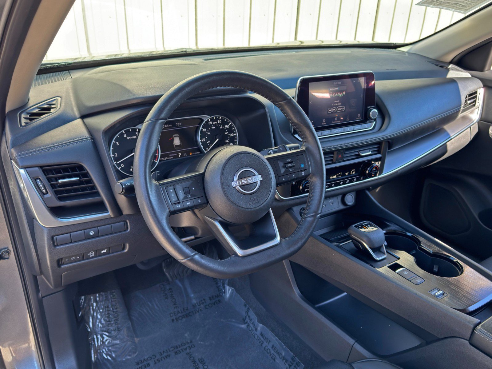 Used 2024 Nissan Rogue SV w/ SV Premium Package FWD image 13