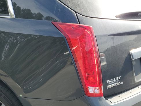 Used 2016 Cadillac SRX Luxury image 8